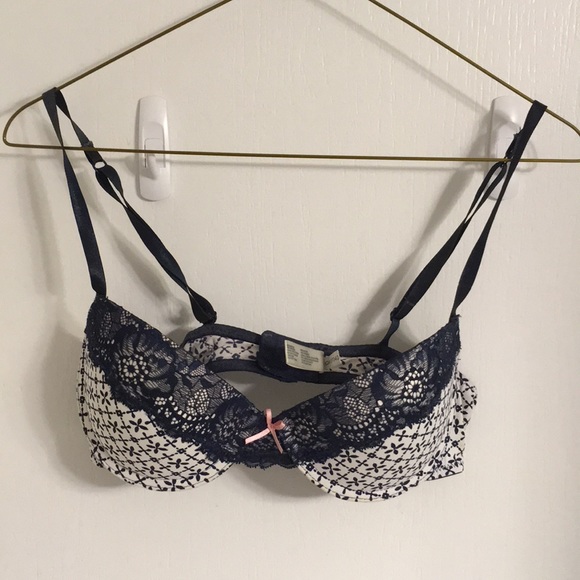 Bra - Picture 1 of 1